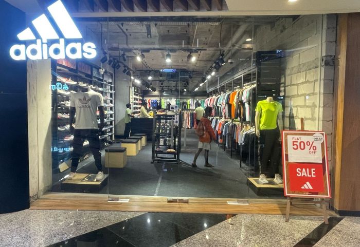 Adidas Store in Ampa